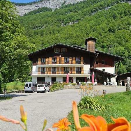 Hotel Et Centre De Vacances Le Choucas Sixt-Fer-a-Cheval ภายนอก รูปภาพ