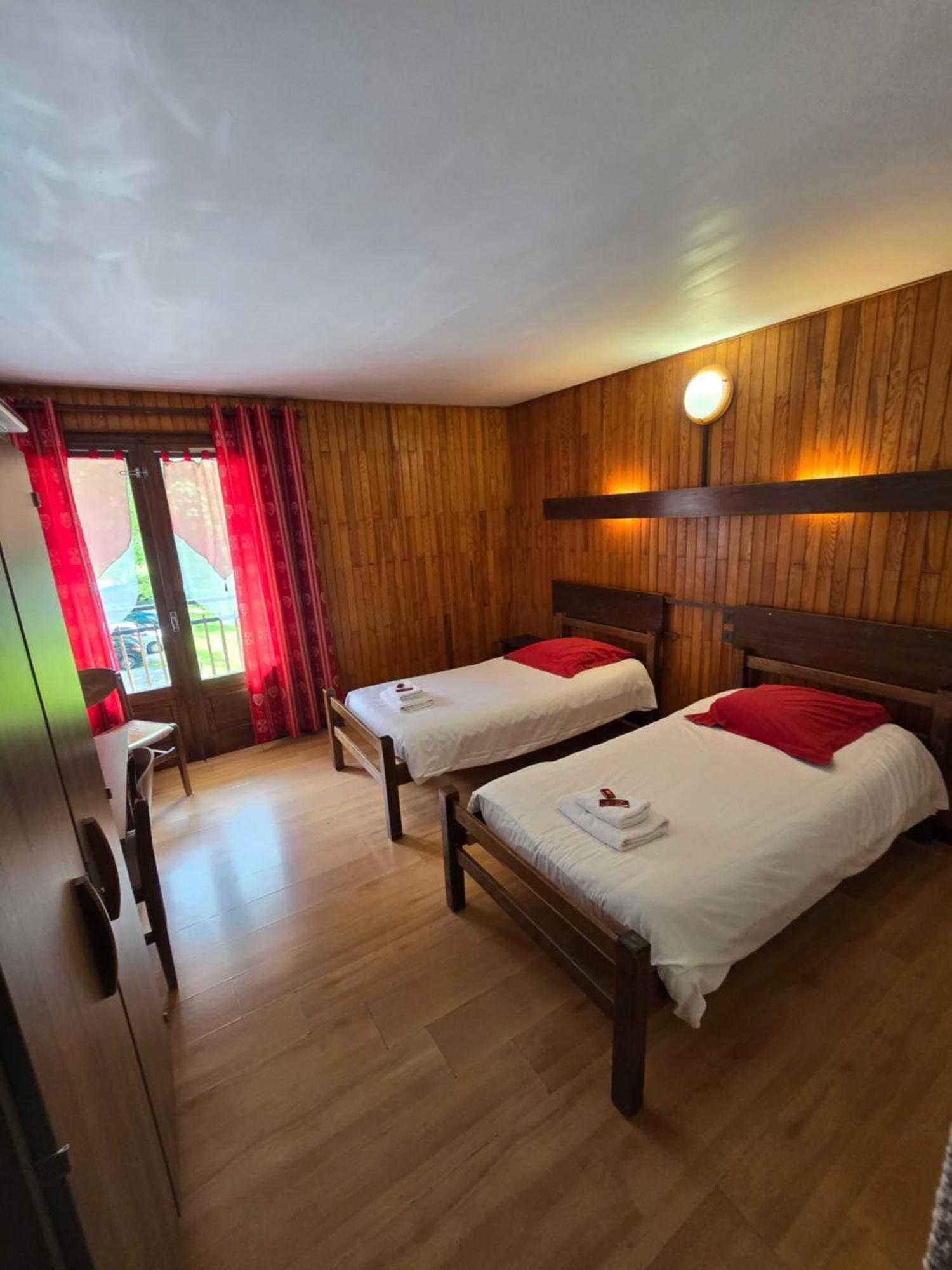 Hotel Et Centre De Vacances Le Choucas Sixt-Fer-a-Cheval ภายนอก รูปภาพ
