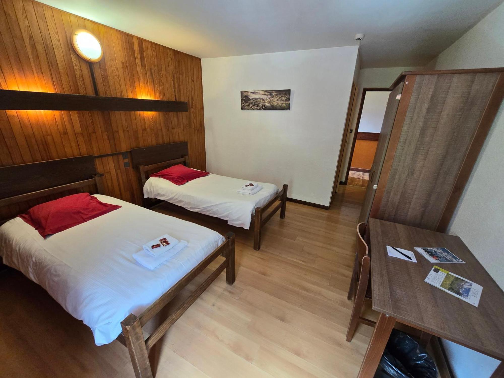 Hotel Et Centre De Vacances Le Choucas Sixt-Fer-a-Cheval ภายนอก รูปภาพ
