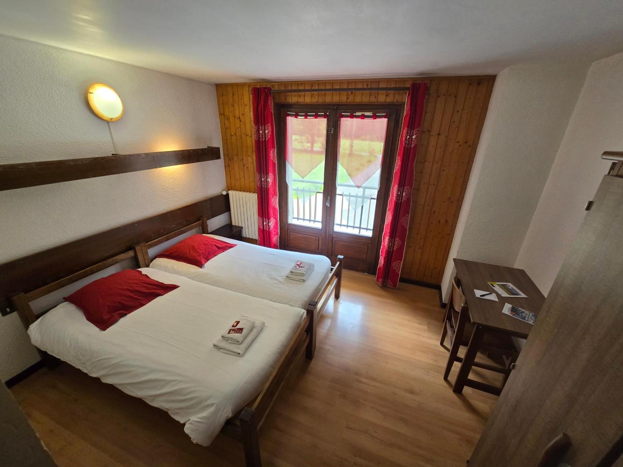Hotel Et Centre De Vacances Le Choucas Sixt-Fer-a-Cheval ภายนอก รูปภาพ